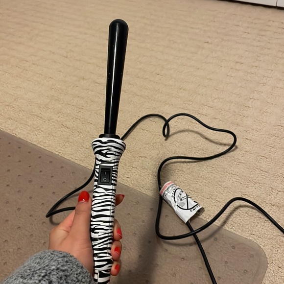 Reversed tapered curling wand - Picture 3 of 4